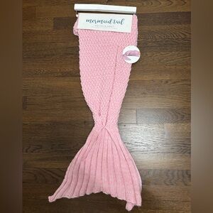 Pink Mermaid Tail Blanket